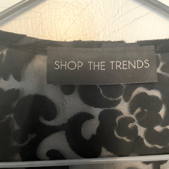 Goth Fringe Velvet Floral Kimono - Picture 3 of 10